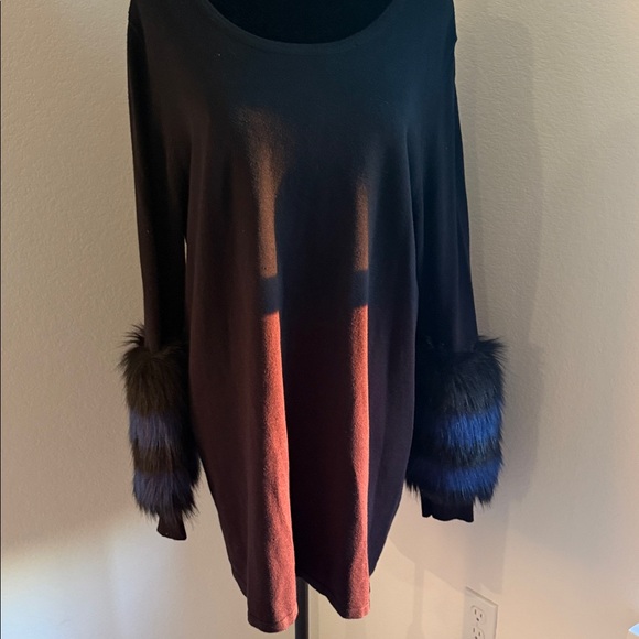 Alfani Black and Brown Sweatshirt with Faux Fur Cuffs - Picture 9 of 11